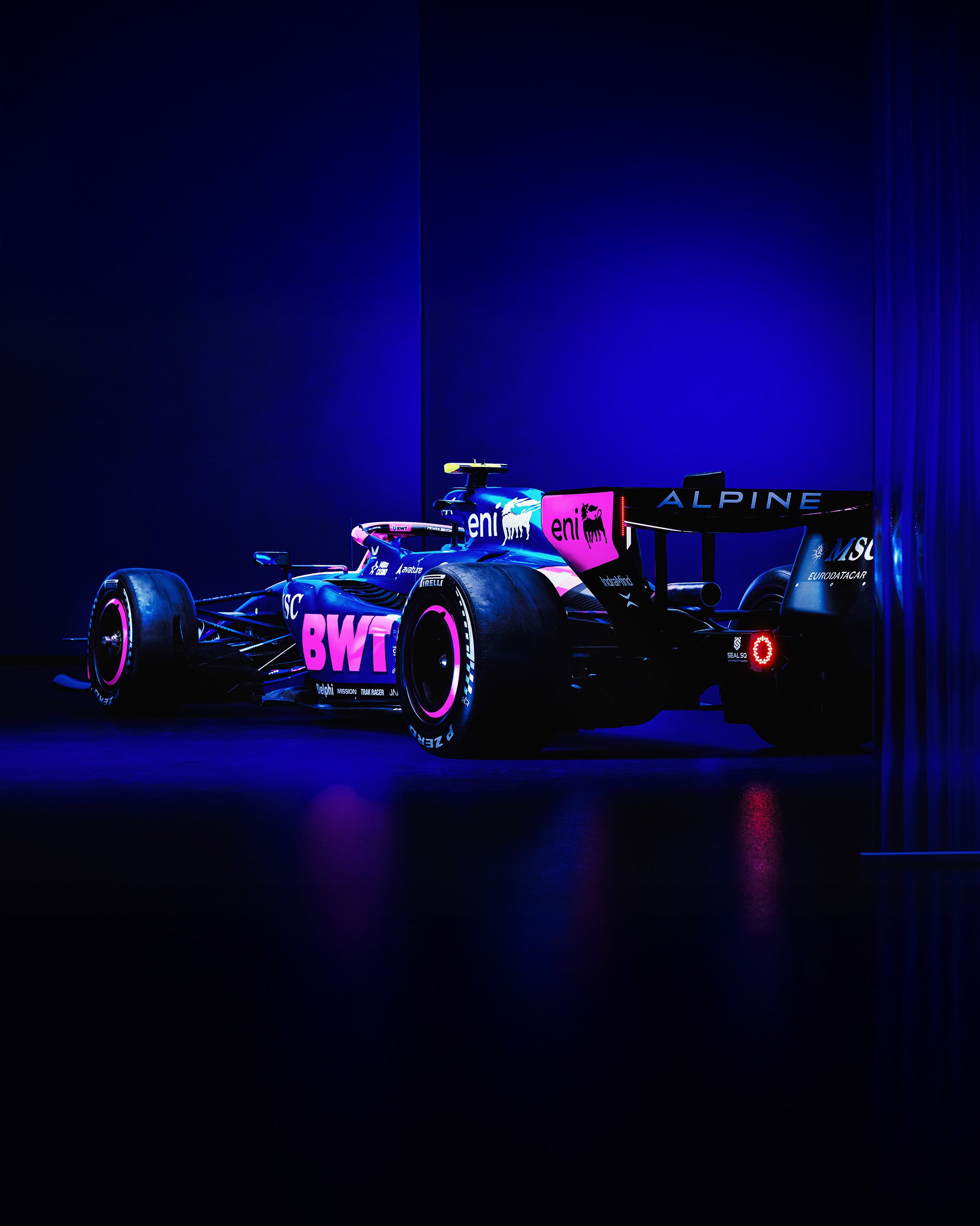 A526_LAUNCH_STUDIO_4-5_OUTPUT_R3Q_LOW.jpg